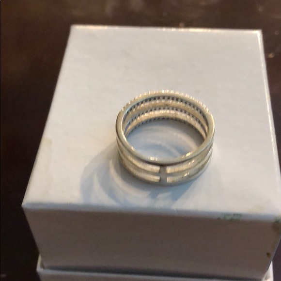Silver ring. - Picture 2 of 3